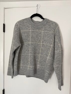 Abercrombie Gray Windowpane Crewneck Sweater